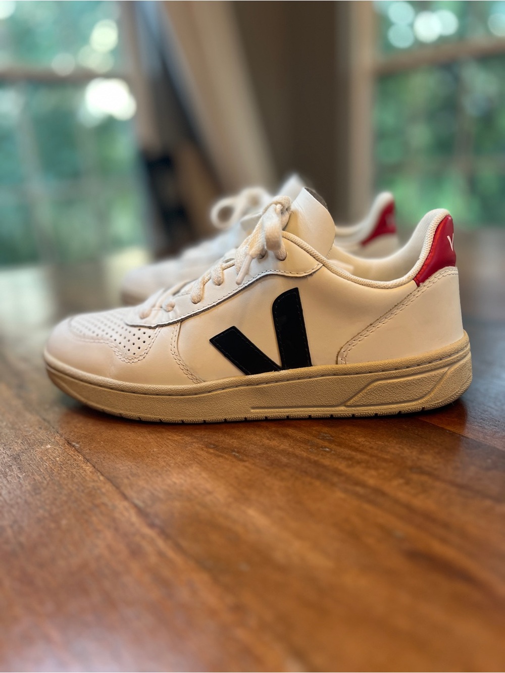 VEJA V 10 Women’s Low Top Lace-Up Athletic Sneakers Red/Blue Colorblock
